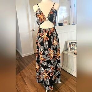 NWT's - SHEIN - Black/White/Tan Strappy Maxi Dress - Size XLarge/12